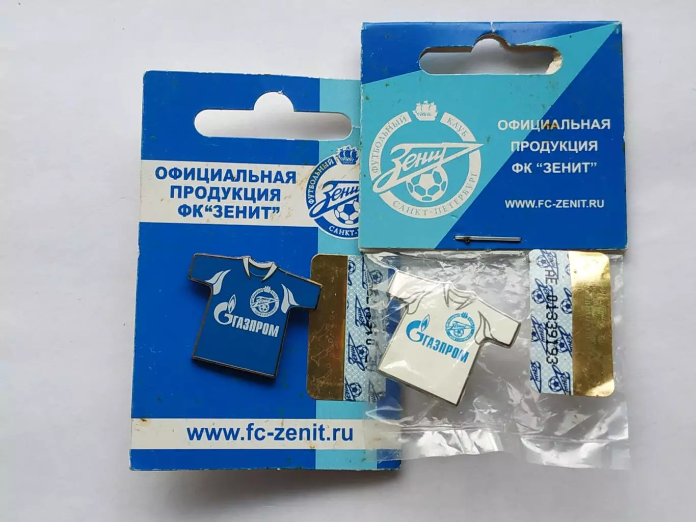 Лот 2 значка форма ФК Зенит (г.Санкт- Петербург)