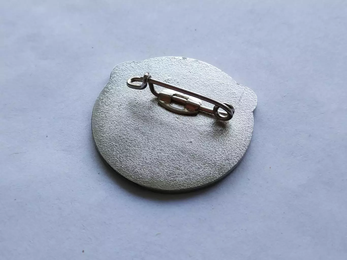 Значок Усатый в каске - ХК Сибирь 1