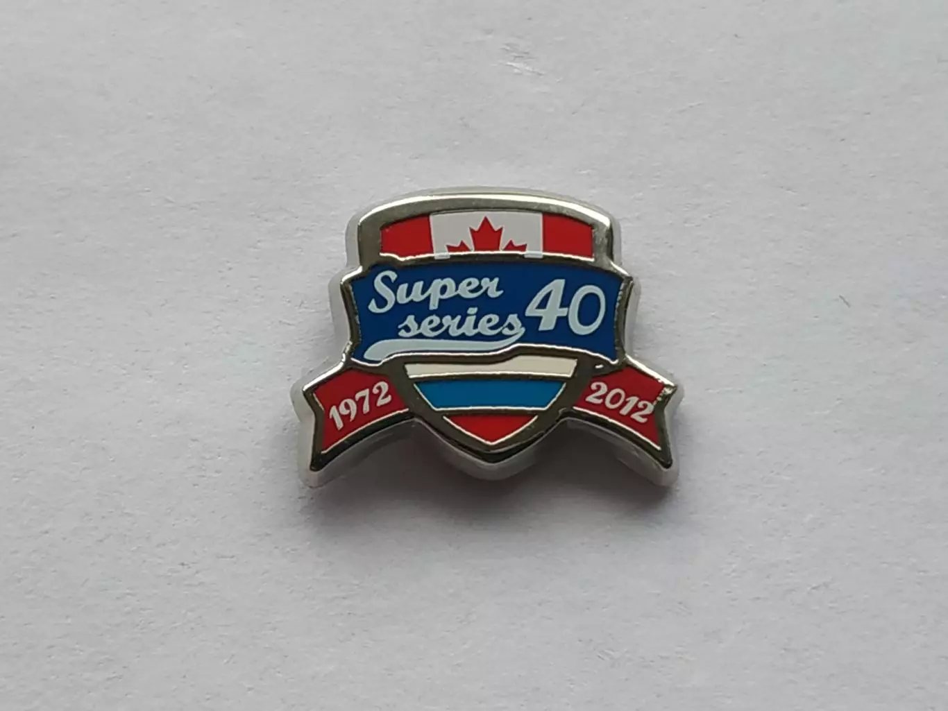 Значок хоккей 40 лет серии СССР-Канада 1972-2012гг