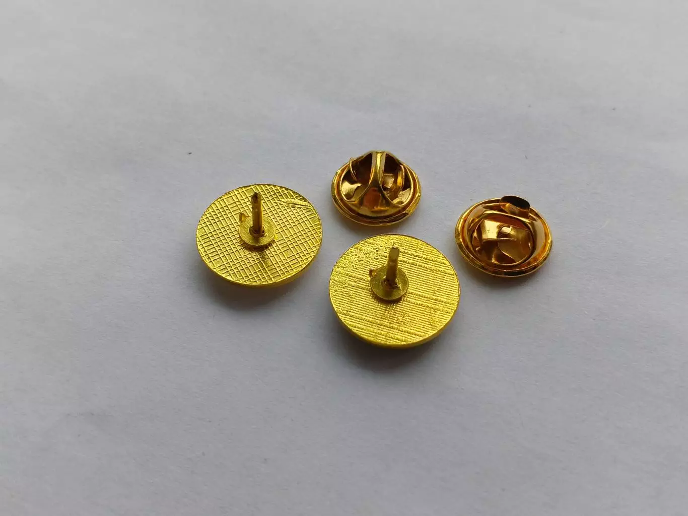 Лот 2 значка ХК Дизель (г. Пенза) 1