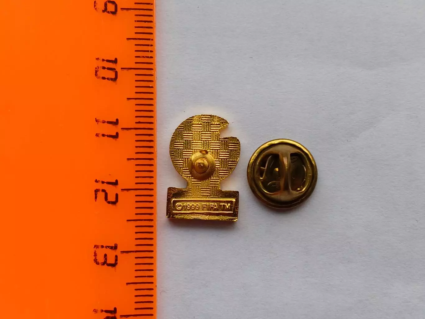 Значок Чемпионат Мира по Футболу -Корея, Япония 2002 г. 4