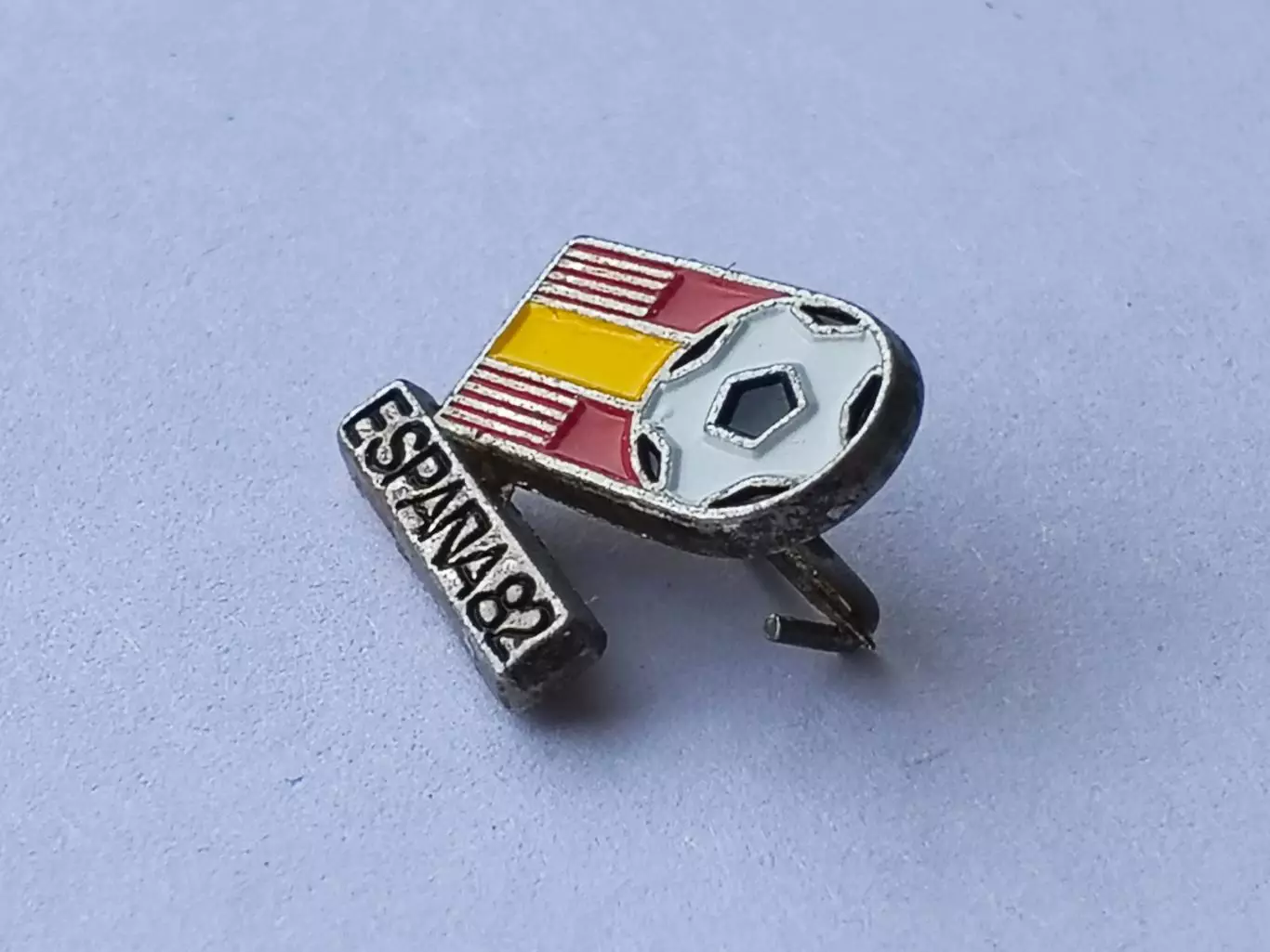 Значок логотип ЧМ по Футболу Испания 82. 1