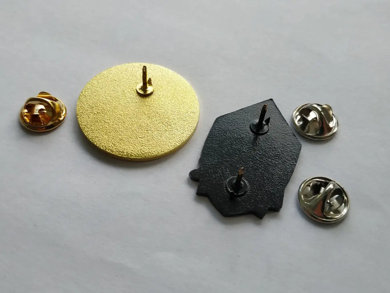 Лот 2 значка хоккей с мячом ХК Кузбасс (г.Кемерово) 3