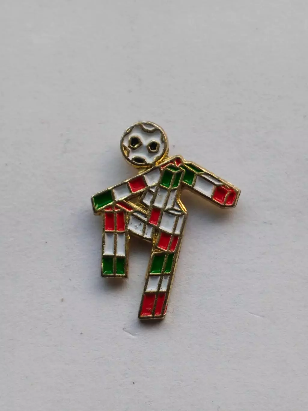 Лот 2 значка Чемпионат мира по Футболу- Италия 1990г 3