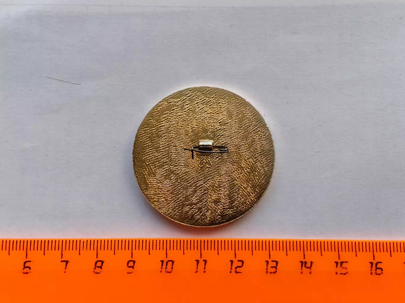 Значок хоккейный клуб с мячом ХК Кузбасс- бенди 3