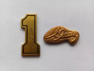 Лот 2 значка Л. Яшин