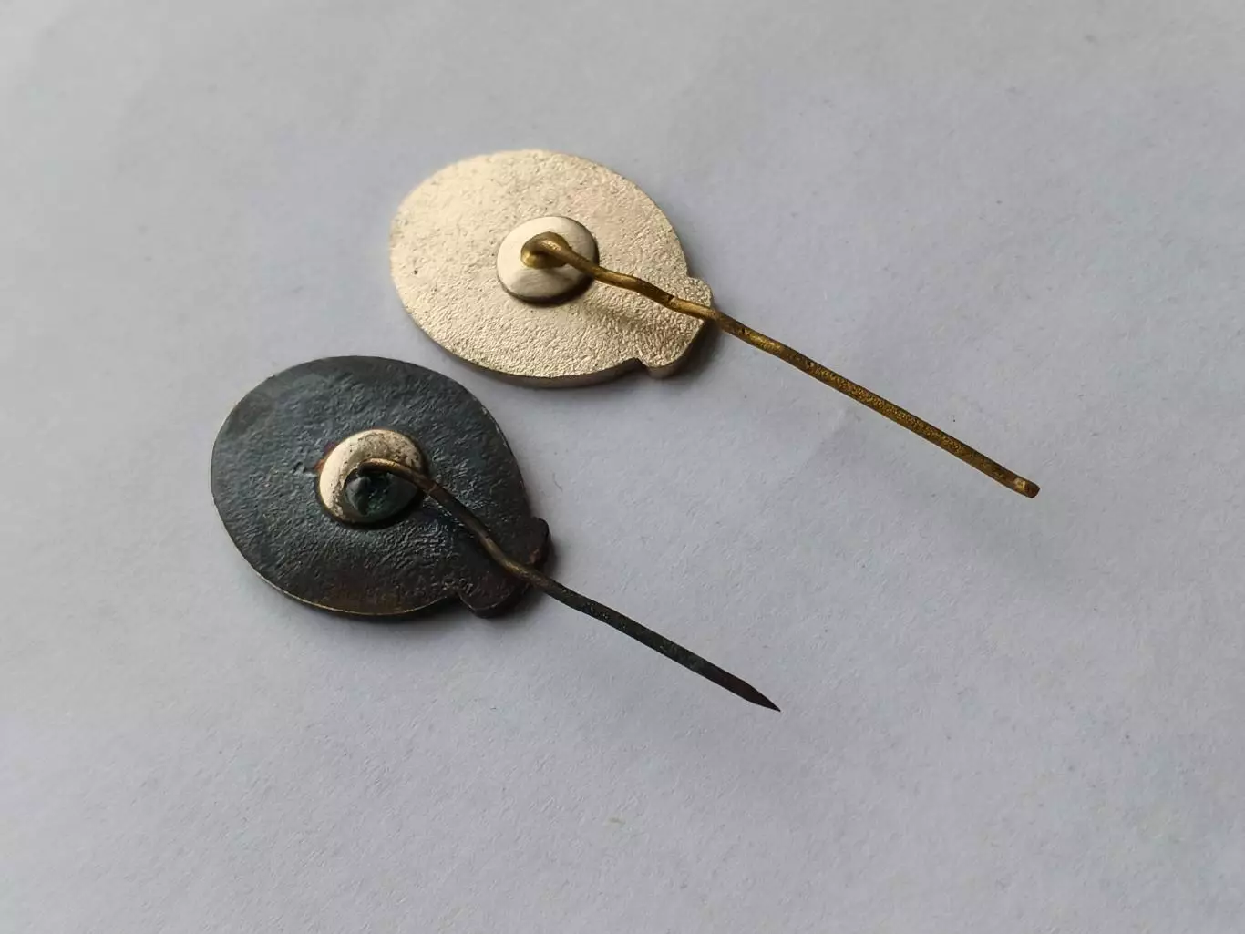 Лот 2 значка 75 лет Отечественному Футболу 3