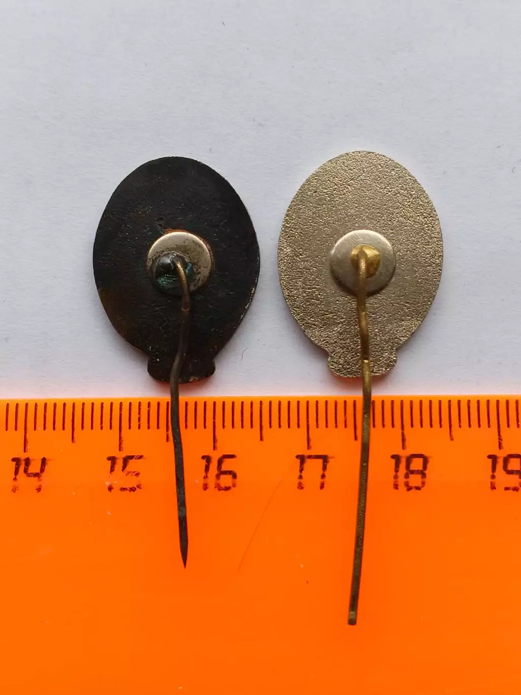 Лот 2 значка 75 лет Отечественному Футболу 4