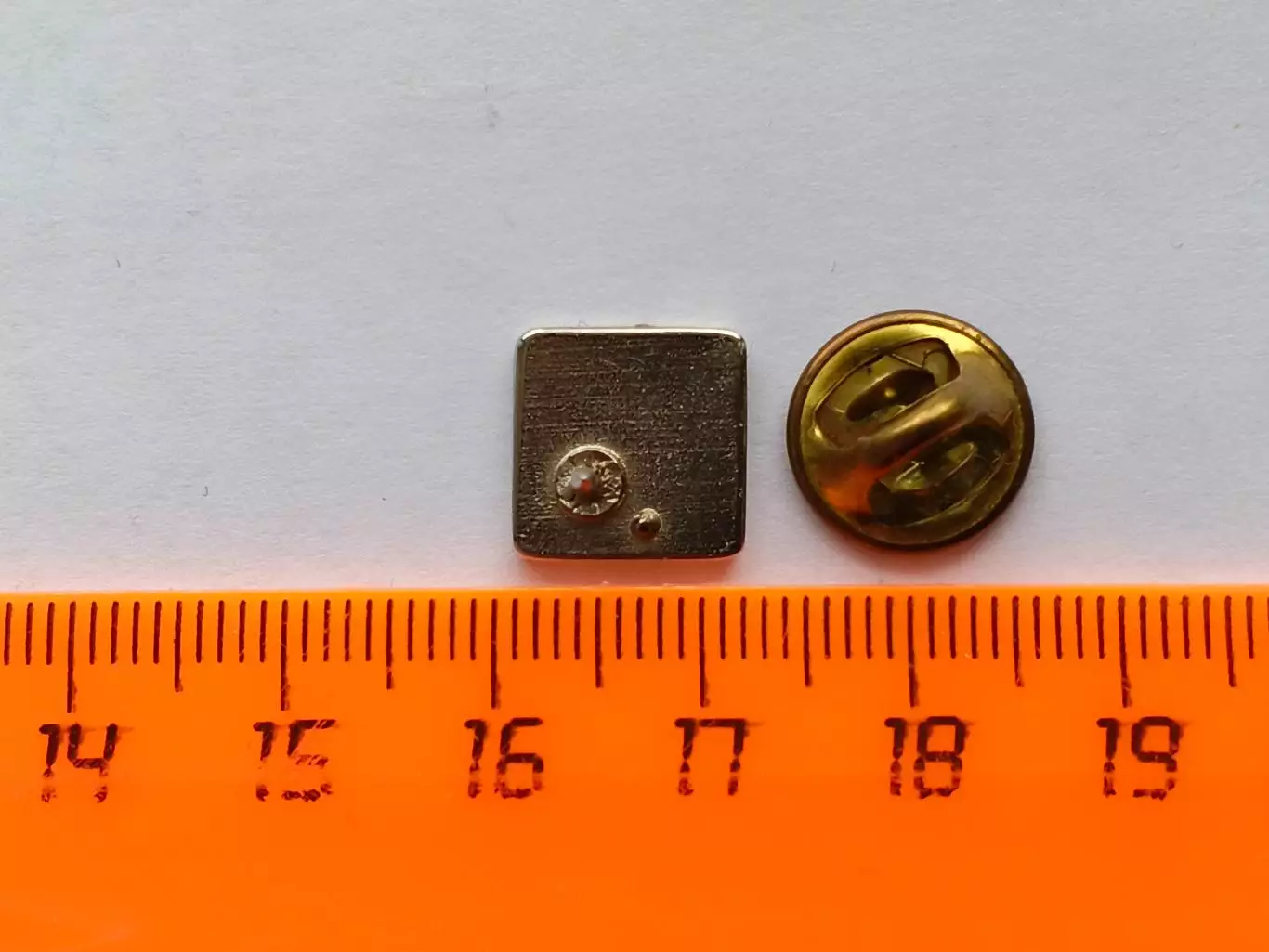 Значок 50 лет Российскому Хоккею 4