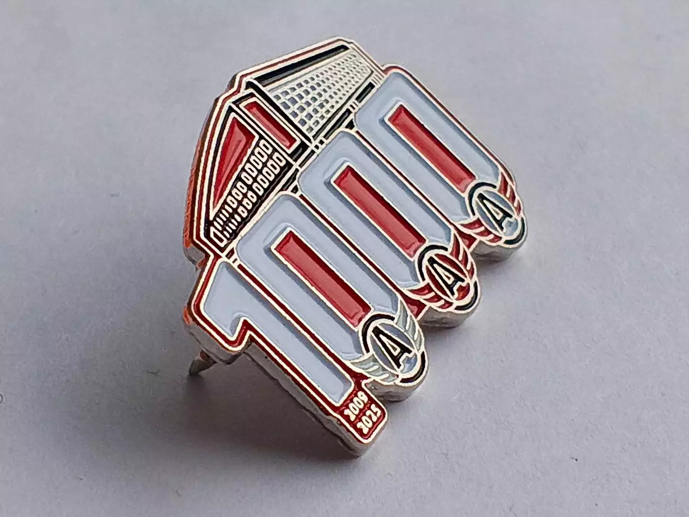 Значок ХК Автомобилист 1000 матчей в КХЛ 1