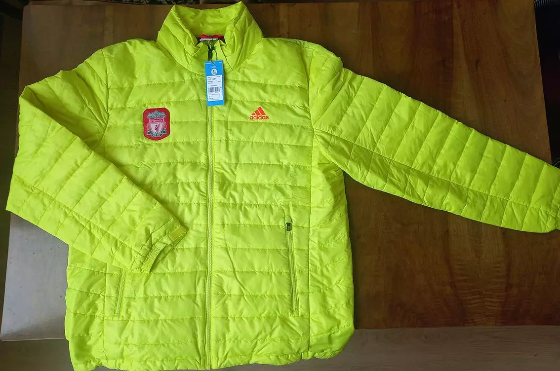 Куртка стёганая Adidas футбольного клуба Liverpool. 1