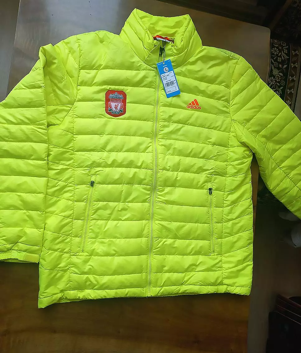 Куртка стёганая Adidas футбольного клуба Liverpool. 4