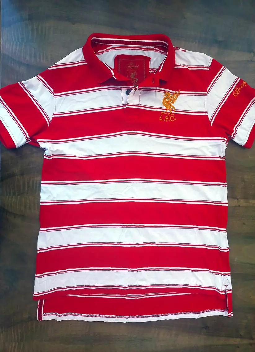 Футболки футбольного клуба «Ливерпуль» и сборной Англии. 6 штук. 2