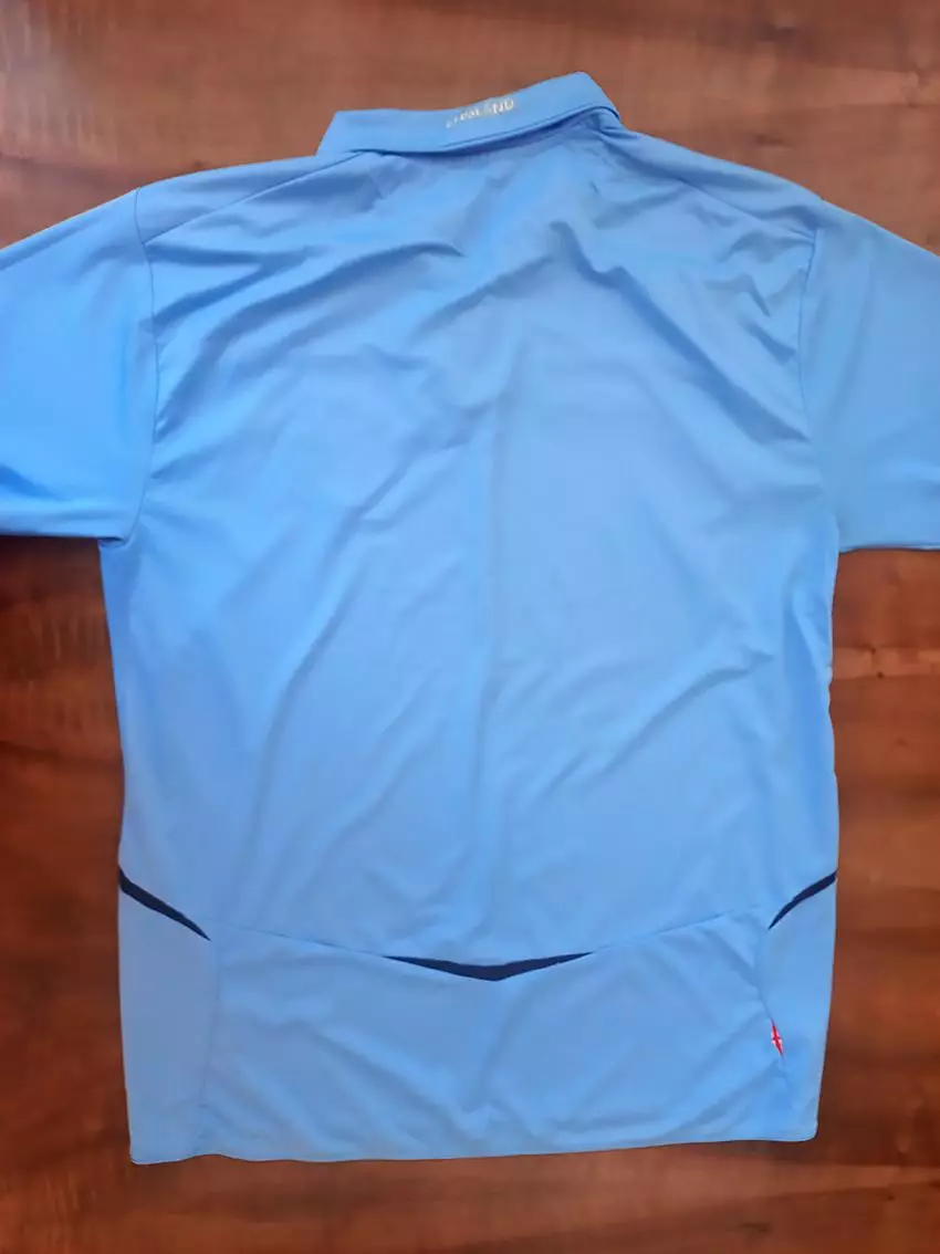 Футболки футбольного клуба «Ливерпуль» и сборной Англии. 6 штук. 5