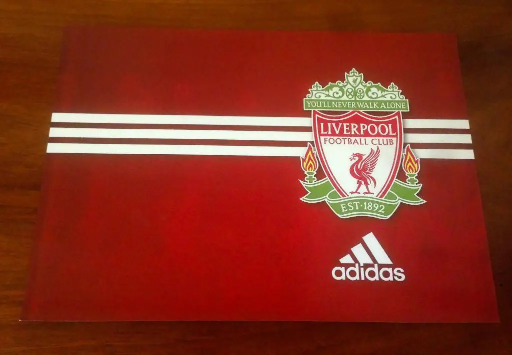 Карточка-фотография ФК Ливерпуль сезона 2004-05. Обладатель Кубка Чемпионов. 1