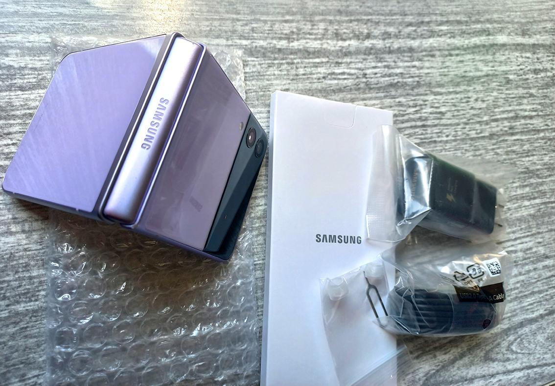Смартфон Samsung Galaxy Z Flip 3 5G, 128 GB, Новый. 7