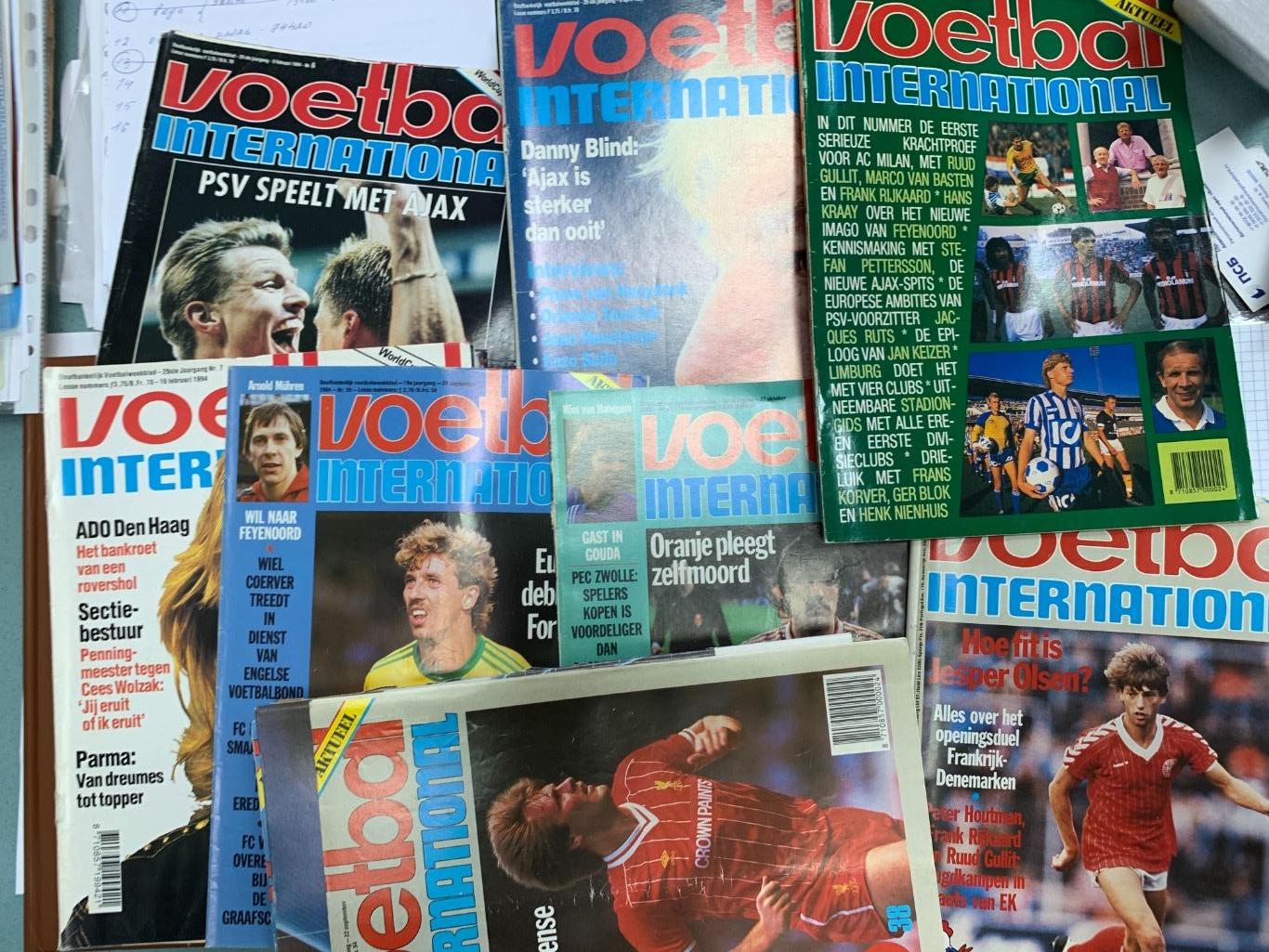 Voetbal international-1000 страничек !