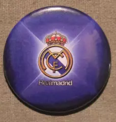 Футбольный клуб Реал (Мадрид, Испания) малая эмблема на фиолетовом фоне