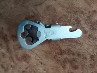 Открывашка (открывалка) с пробкой для бутылок СССР