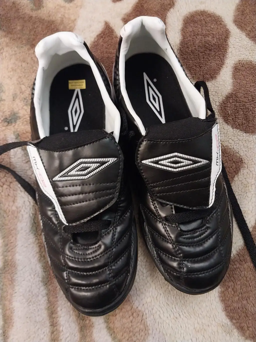 Обувь для зала UMBRO MX-102-A-IN