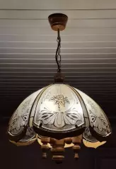 Люстра на три лампочки деревянная