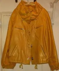 Куртка кожаная женская PASSIONI р. 44 / 50 RU / б / у стильная