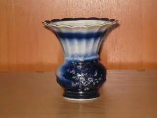 Ваза фарфор фаянс??