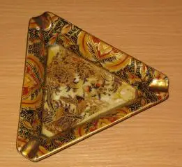 Пепельница фарфоровая