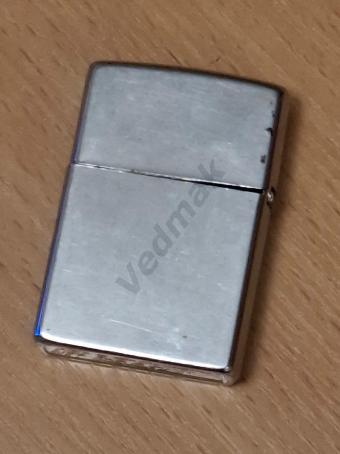 Бензиновая зажигалка ZIPPO 1