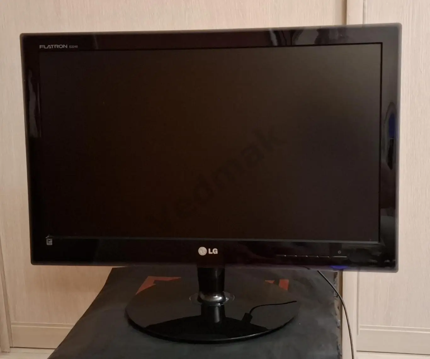 Монитор LG Flatron e2240s в ремонт 1
