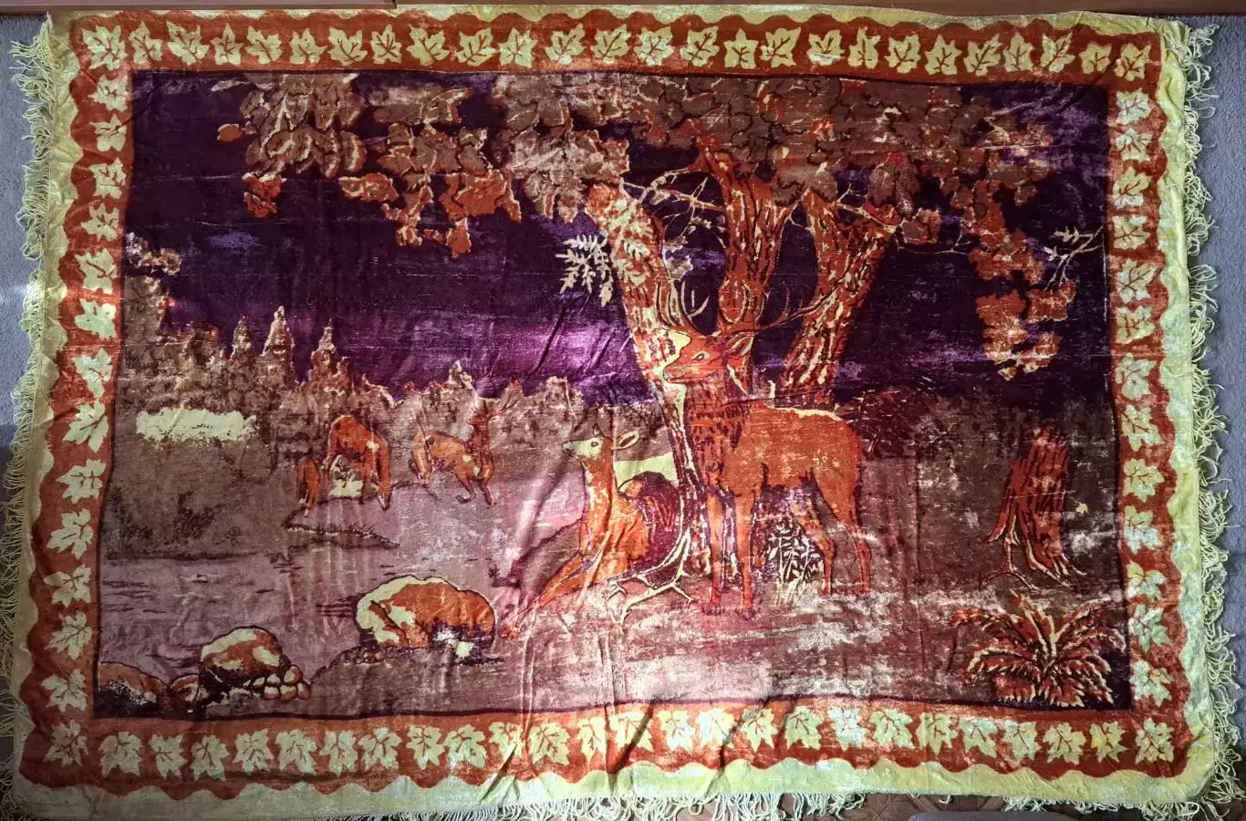 Ковер ОЛЕНИ СССР плюшевый бахрома настенный 3