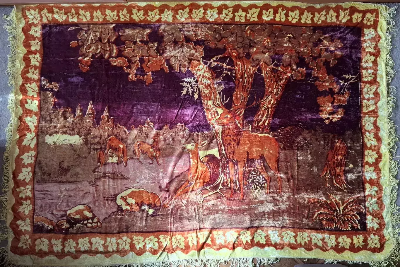 Ковер ОЛЕНИ СССР плюшевый бахрома настенный 4