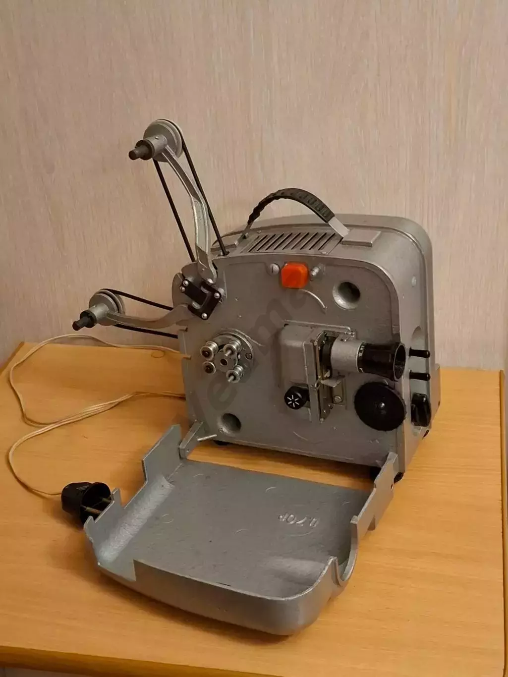 Кинопроектор ЛУЧ 2 СССР ретро винтаж 3