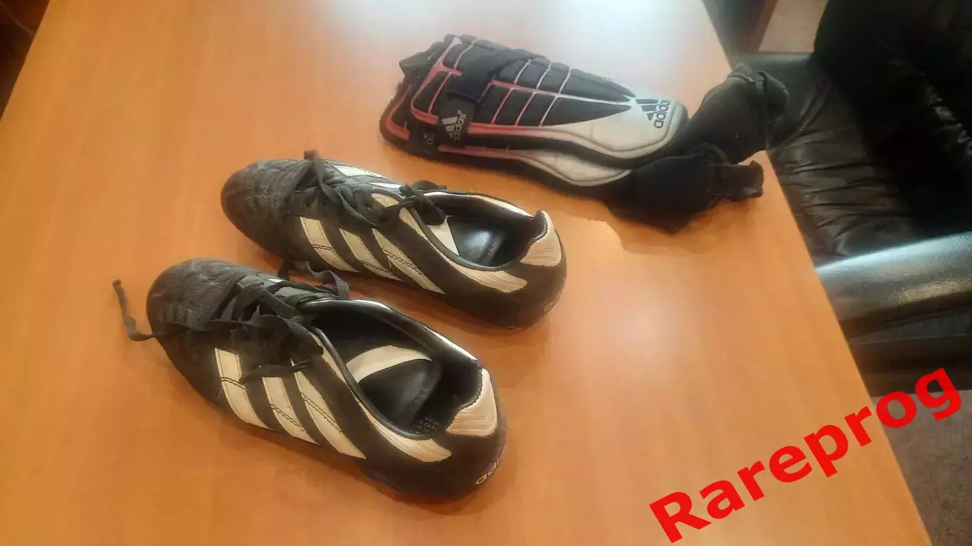 винтажные бутсы Adidas начало 1990 + щитки