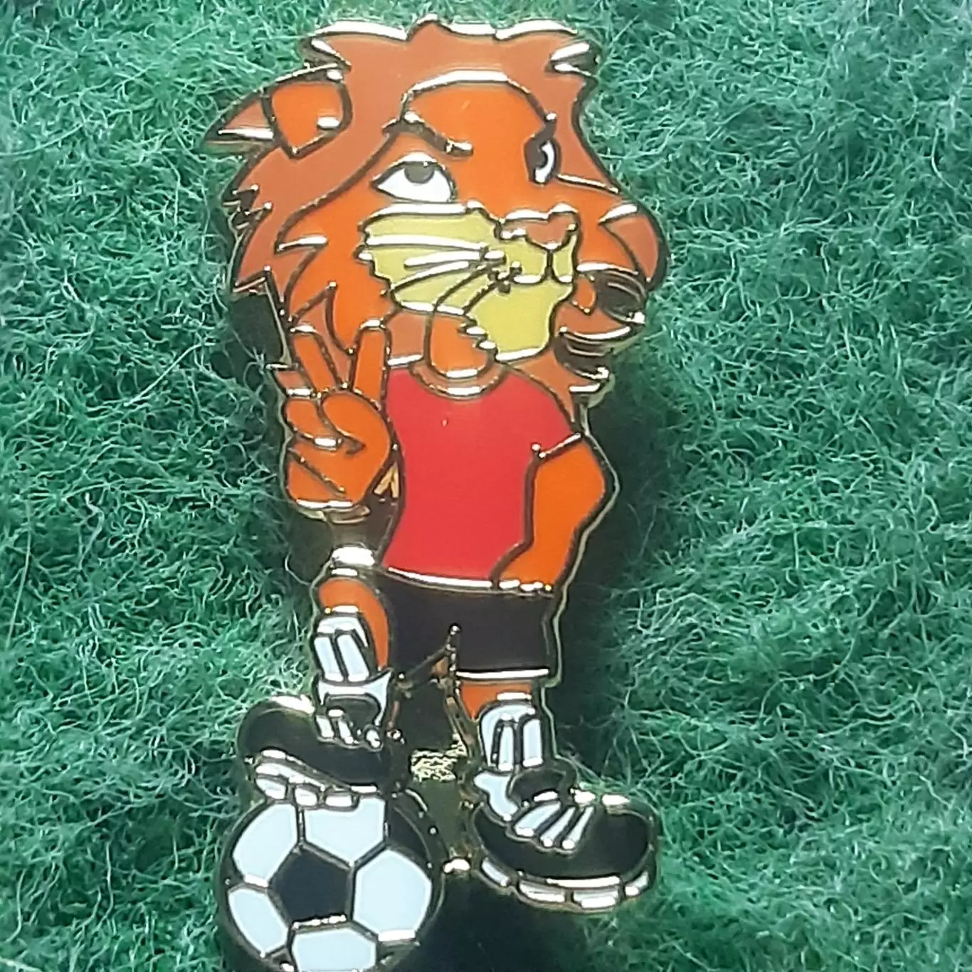 Футбол.Чемпіонат світу ФІФА.КАТАР 2022.талісман маскот.ЕМАЛЬ.