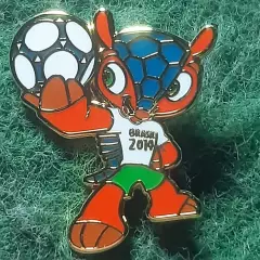 Футбол.Чемпіонат світу ФІФА.БРАЗИЛІЯ 2014.талісман маскот.ЕМАЛЬ.