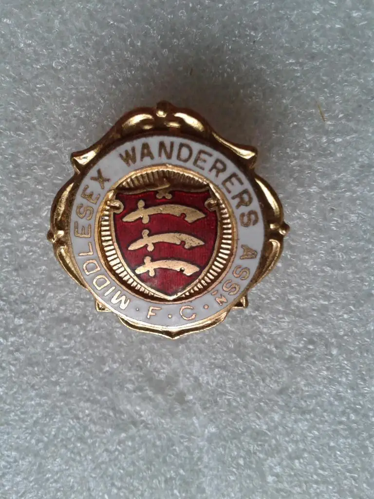 ФК Миддлсекс.Англия Middlesex Wanderers.makerT.Fattorini BUTTONHOLE.запонка 50-е 1