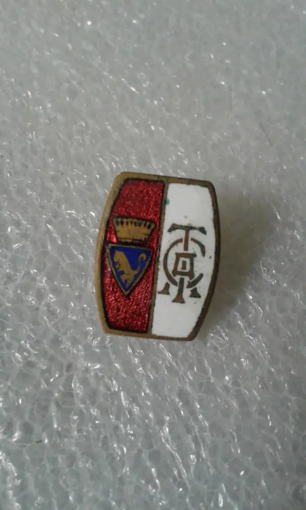 Футбол.клуб.ФК Торино Турин.Италия.запонка. BUTTONHOLE.70е.старая ЭМАЛЬ