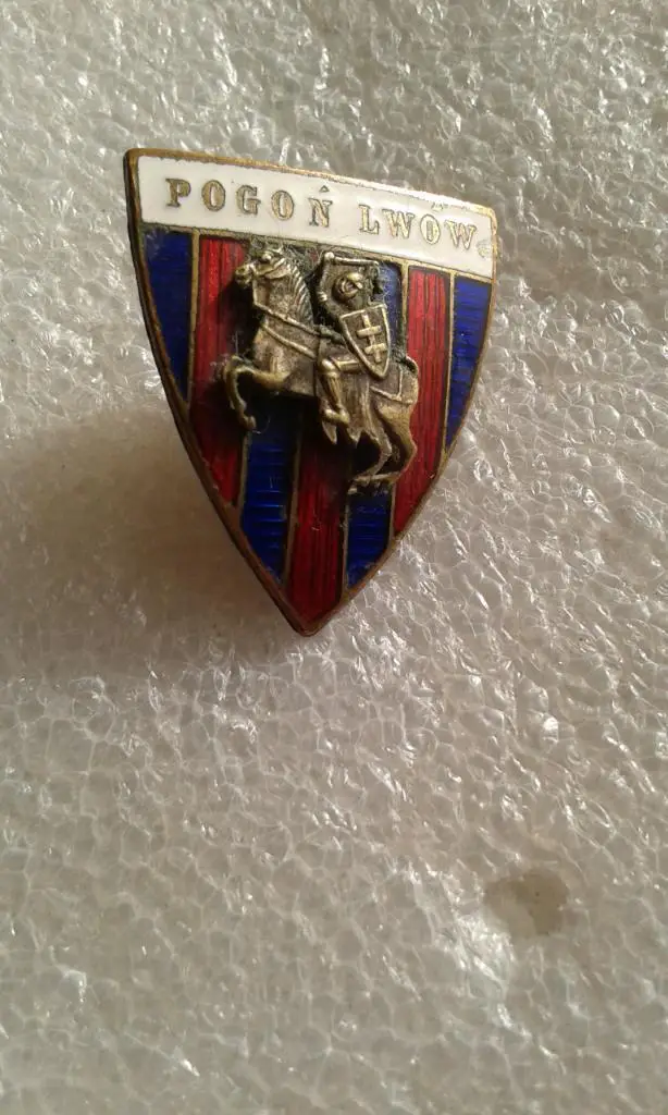 ФК.Погонь Львов.Украина.Pogon Lwow.довоенный.24х20.5мм.... ..раритет.ЭМАЛЬ.RRR!!! 2