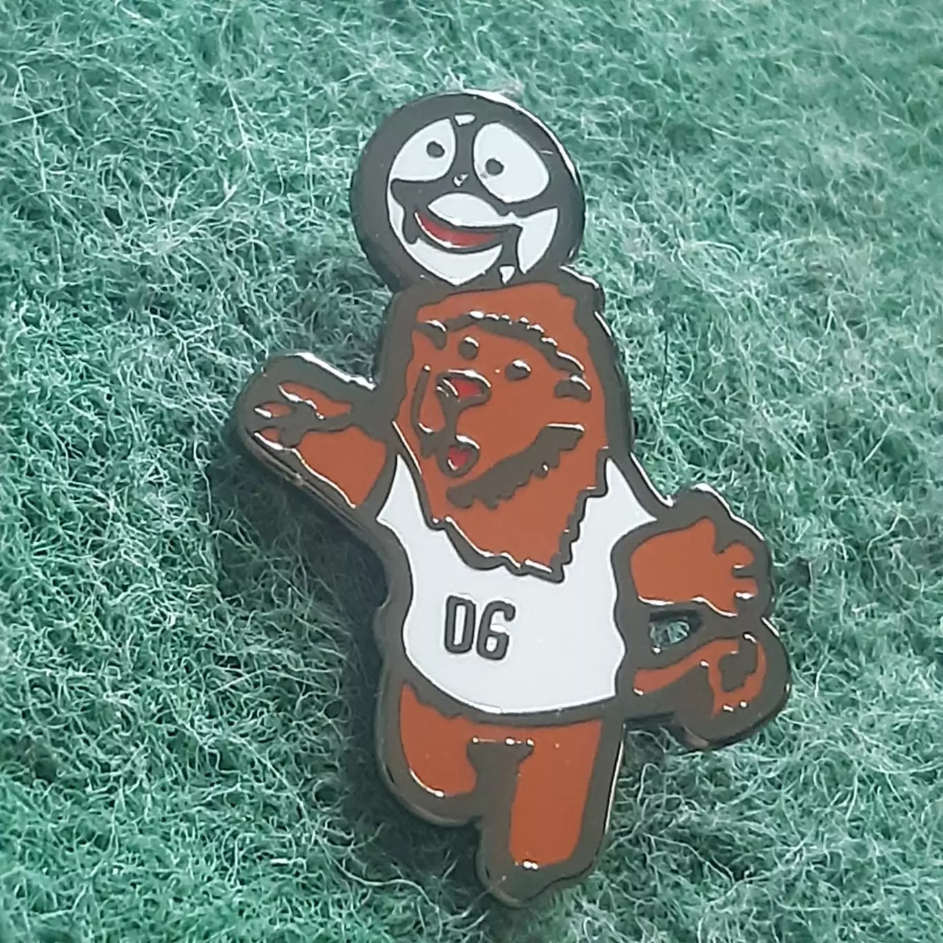 Футбол.Чемпіонат світу.ФІФА.НІМЕЧЧИНА 2006.талісман маскот .ЕМАЛЬ