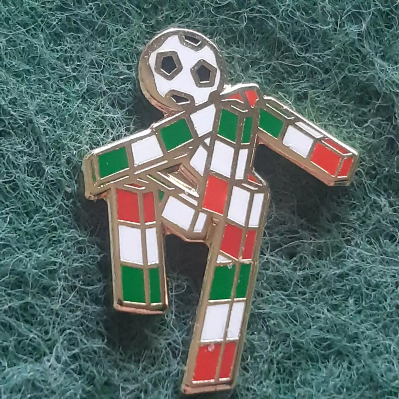 Футбол.Чемпіонат світу.ФІФА.ІТАЛІЯ 1990.талісман маскот .ЕМАЛЬ