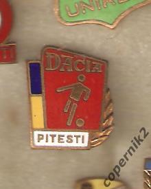 ФК Дачия Питешти (Румыния),офиц. знак ,играл в вышке ,