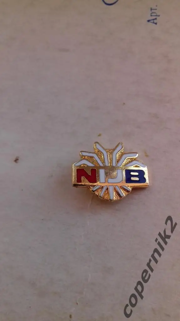 Федерация хоккея Голландии- ( игла )