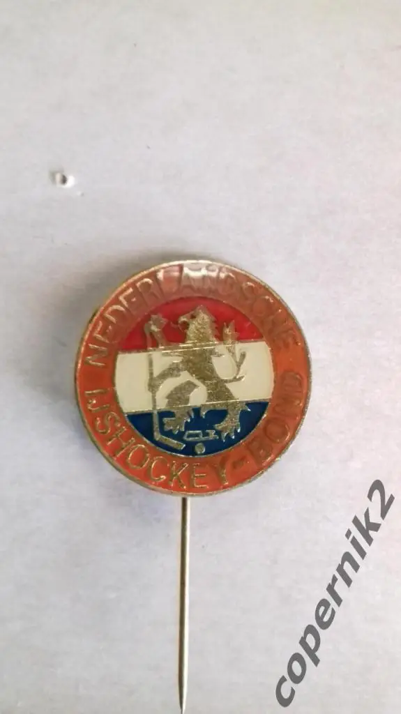 Федерация хоккея Голландии( игла )