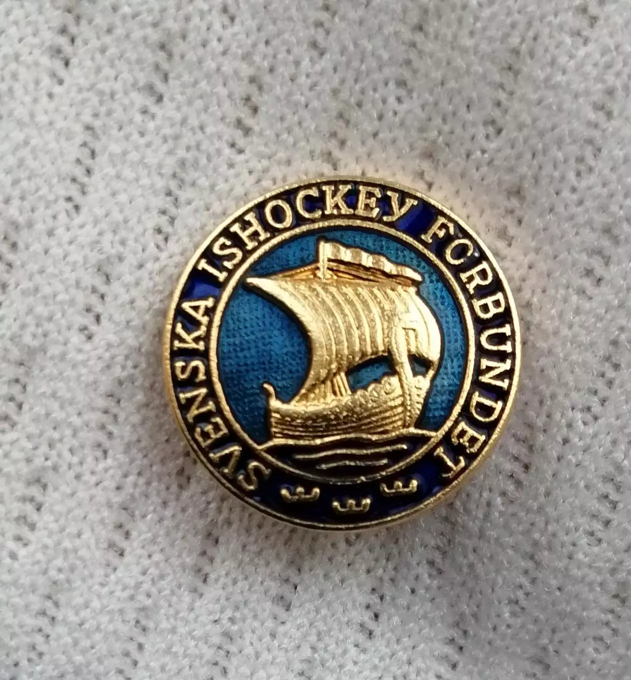 Федерация хоккея Швеция значок
