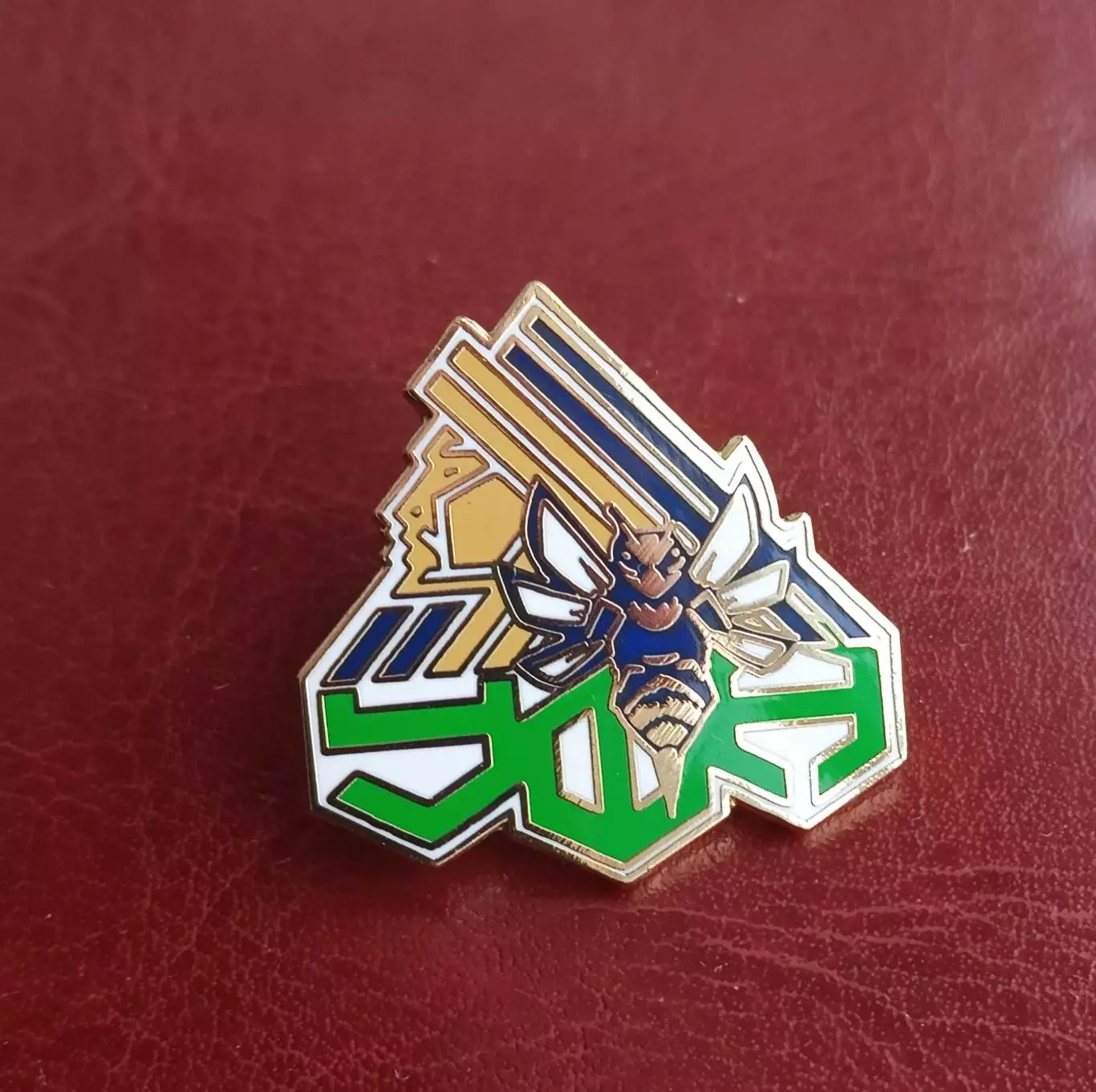 Хоккей значок Уфа Салават Юлаев пчела