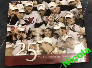 Книга альбом 25 лет истории Нью -Джерси Дэвилз(США).