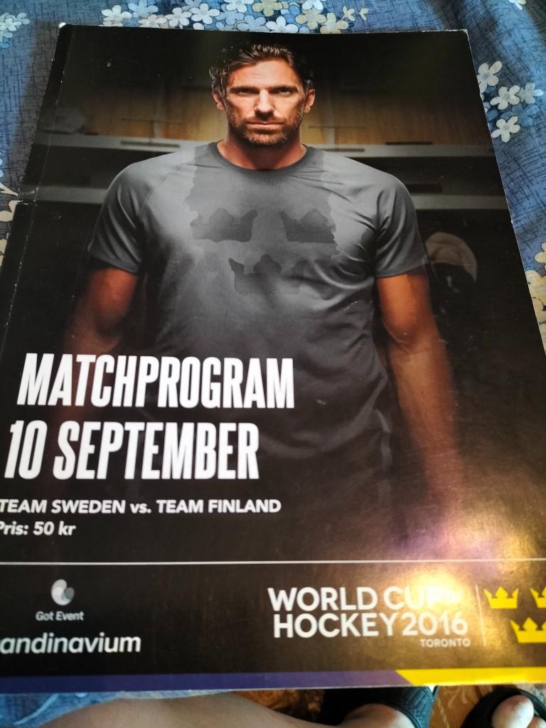 Шведский журнал с представлением к Кубку Мира по хоккею 2016 года.
