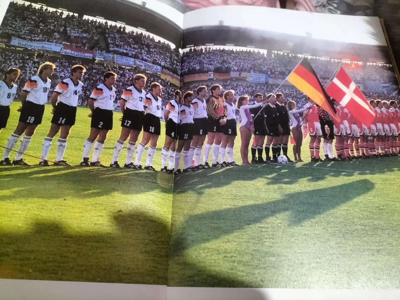 Книга фотоальбом Чемпионат Европы по футболу 1992(Итоги). 4