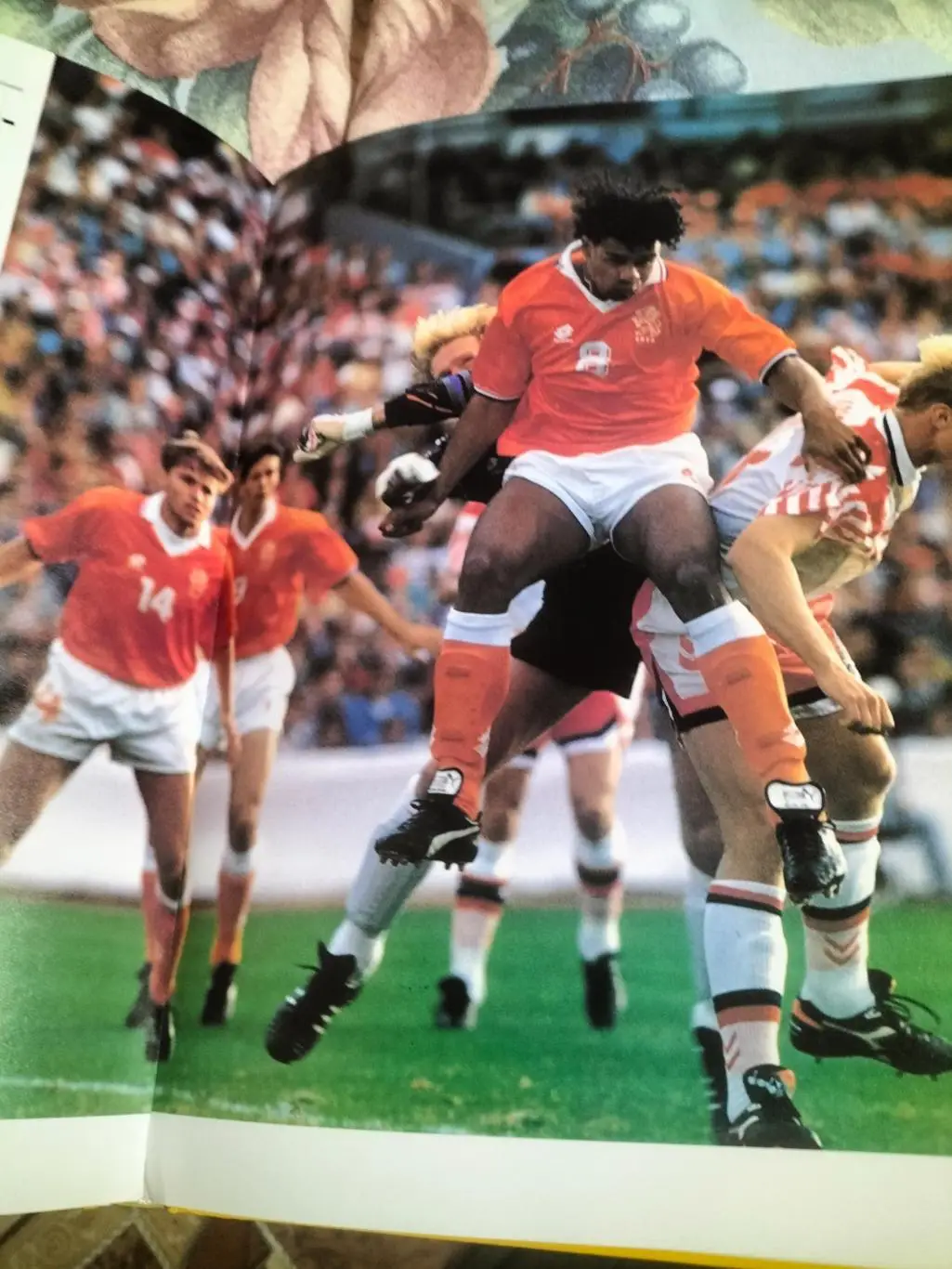 Книга фотоальбом Чемпионат Европы по футболу 1992(Итоги). 7